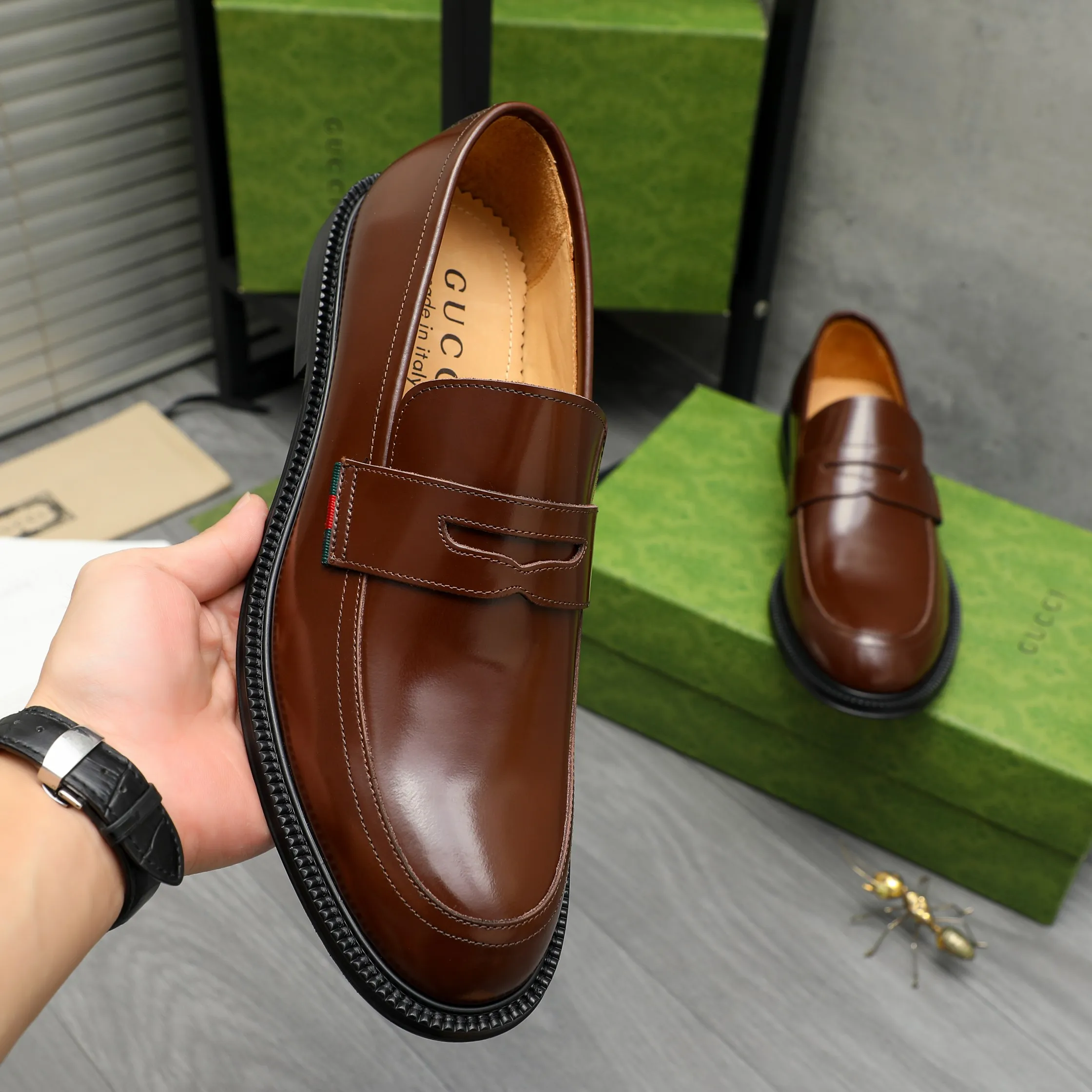 Men's shoes 💰500 Product trademark: GUCCI "Gucci" business slip-on leather shoes Regular size: 38-44 (45.46 custom-made, non-returnable) Product materials: Selected pearlescent cowhide upper, cowhide lining, original rubber outsole